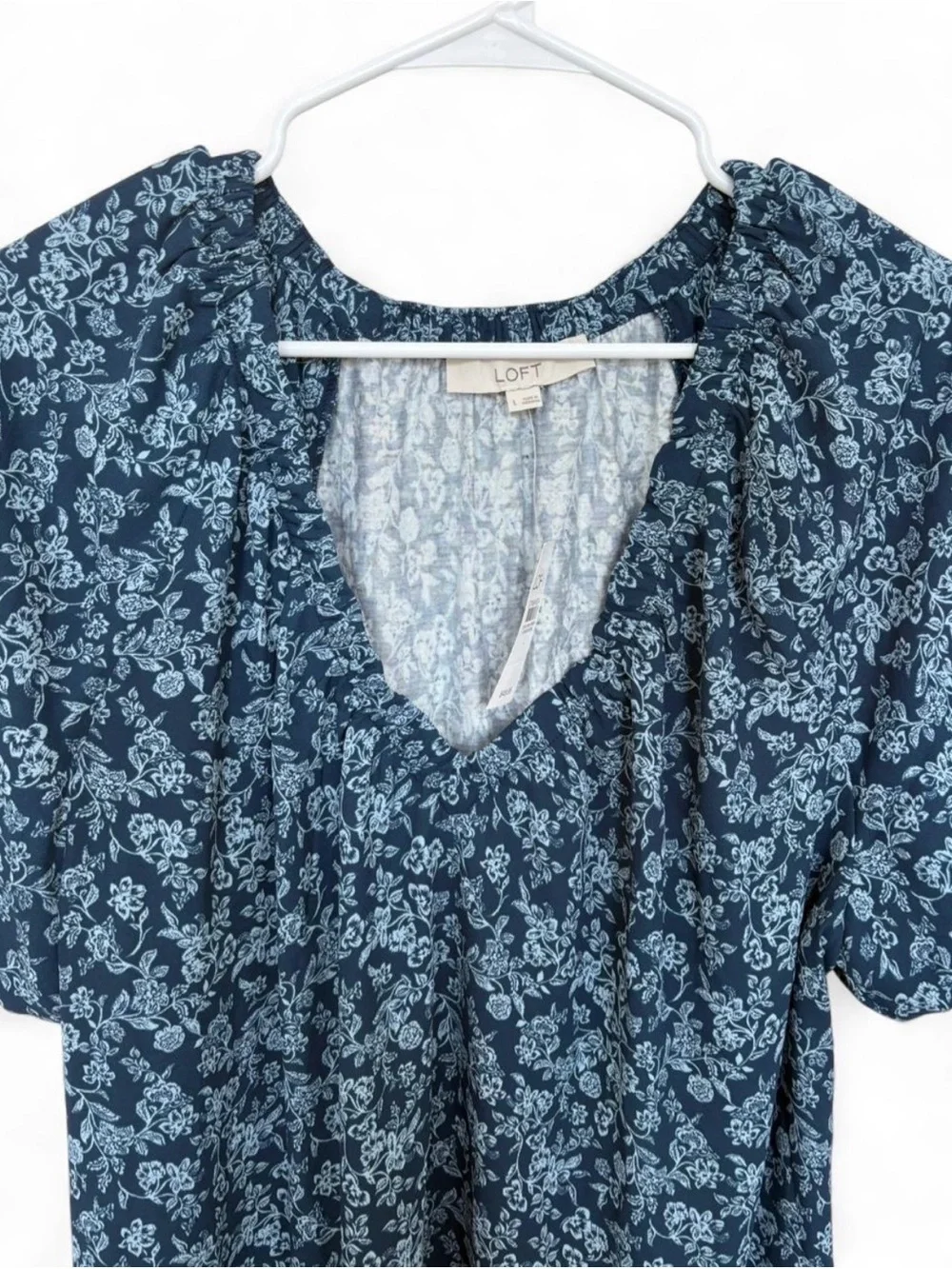 NWT LOFT Floral V Neck Puff Sleeve Top Large Stretch Relaxed Feminine‎ Casual